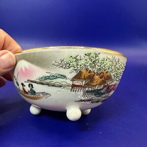 Japanese Porcelain Famille Rose Style 3 Footed Bowl Hand Painted